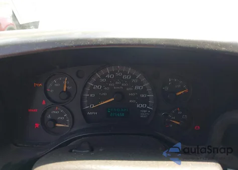 2005 Chevrolet Express from USA, damaged, VIN 1GCGG25VX51137331